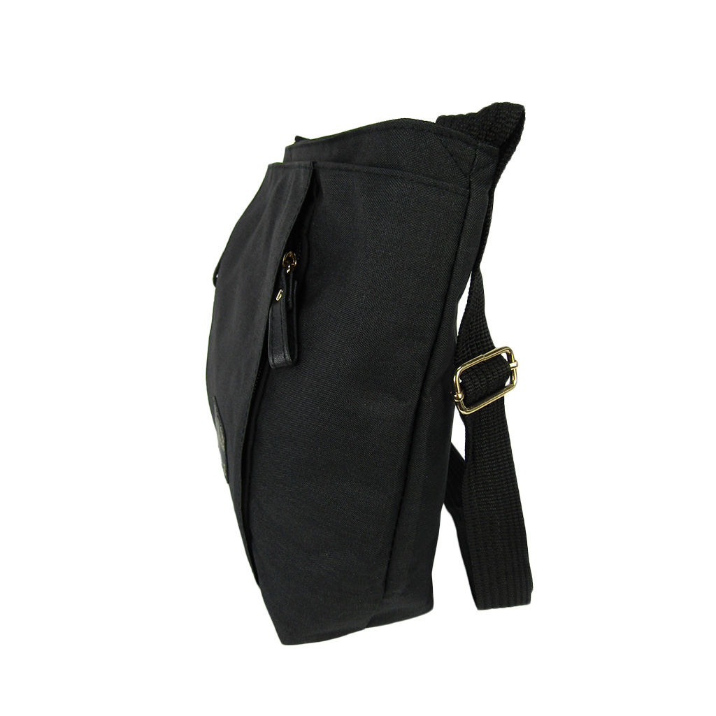 [Sofia Valentino ソフィアバレンチノ] 縦ファスナー ポケット付 軽量  ショルダーバッグ | レディース サコッシュ 多機能 ななめ掛け 黒 ブラック 4902
