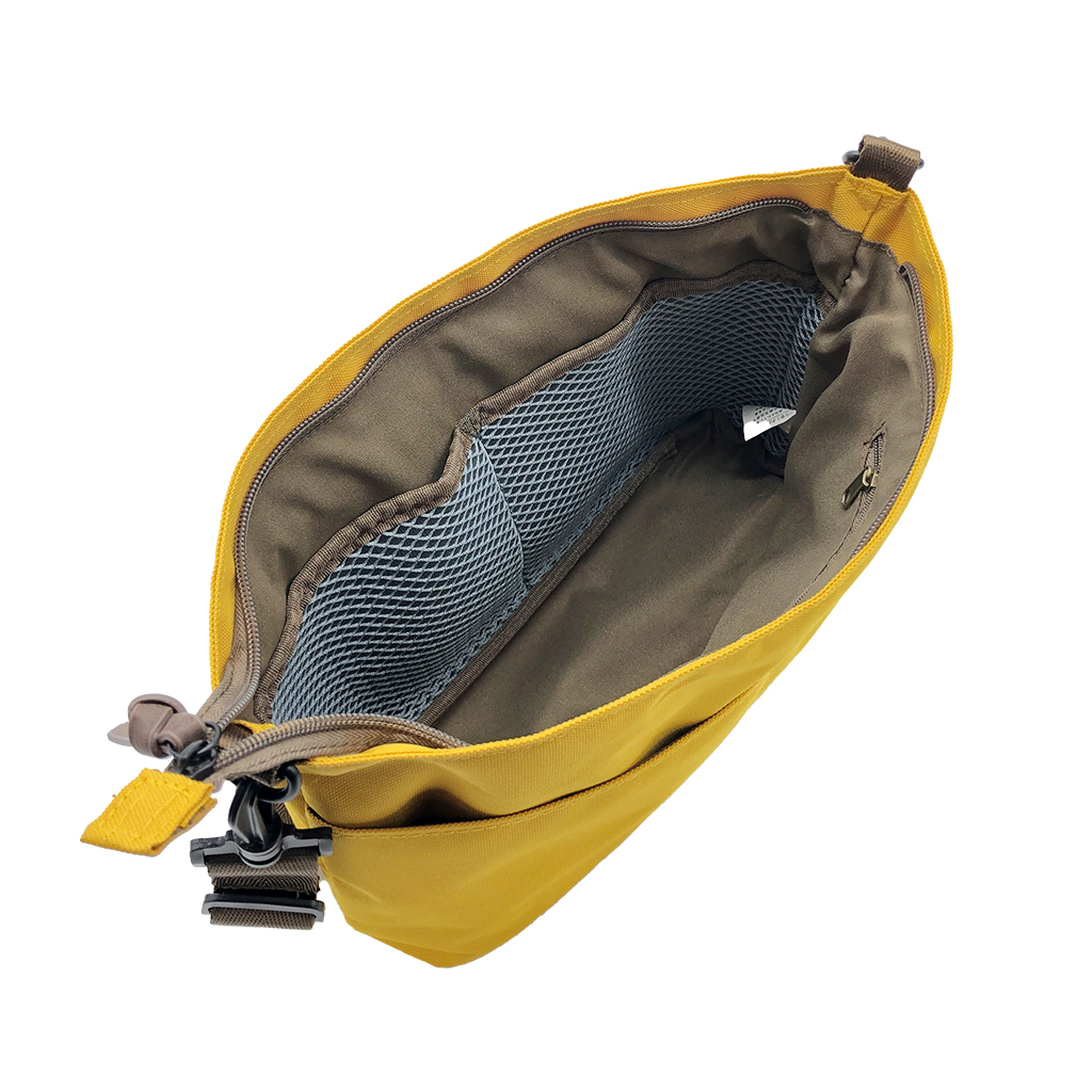 [ONE MILEシリーズ] 横長 ファスナー付きショルダーバッグ | 軽量 ポシェット サブバッグ シンプル アウトドア 黄色 イエロー 4X30