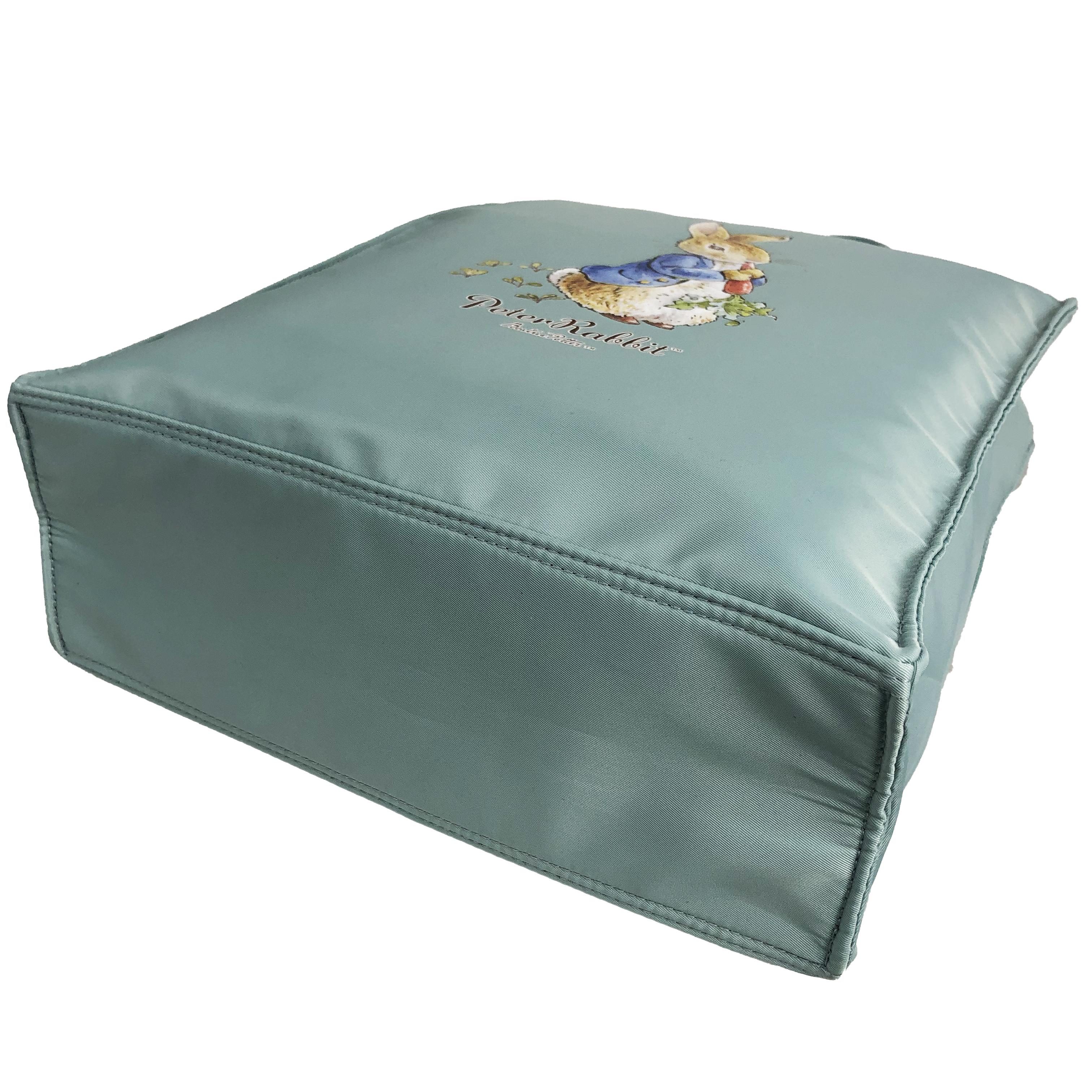  [ピータ―ラビット (ＴＭ )] A4サイズ対応 トートバッグ ハンドバッグ サブバッグ 手持ちタイプ 撥水 ポケット充実 ファスナー付き 大人 上品 かわいい レディース PETERRABBIT(ＴＭ) うさぎ ねこ レッスンバッグ 買い物 お稽古 習い事 縦型トート 0635　00グリーン