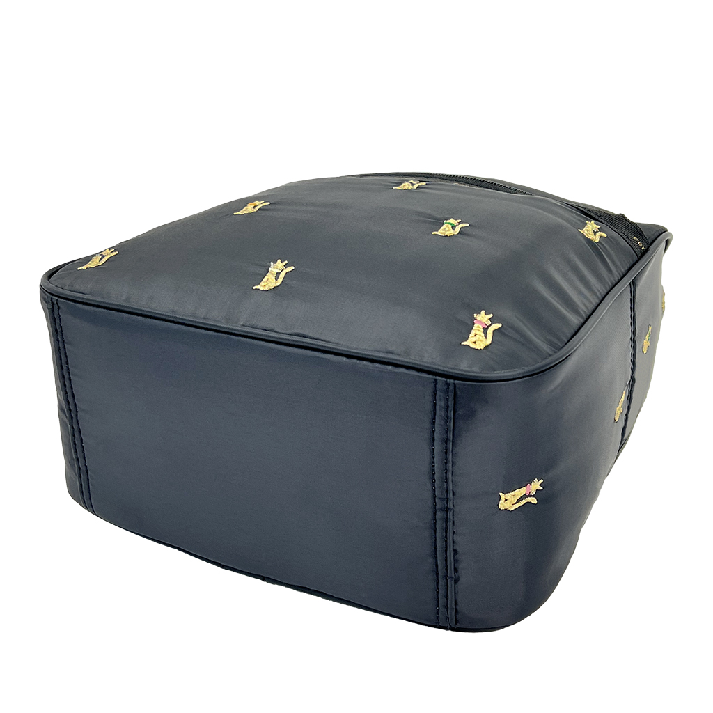 [Sofia Valentino ソフィアバレンチノ] ネコ柄 刺繍リュックサック | 軽量 刺しゅう レデイース 猫 ねこ かわいい 黒 ブラック 4919