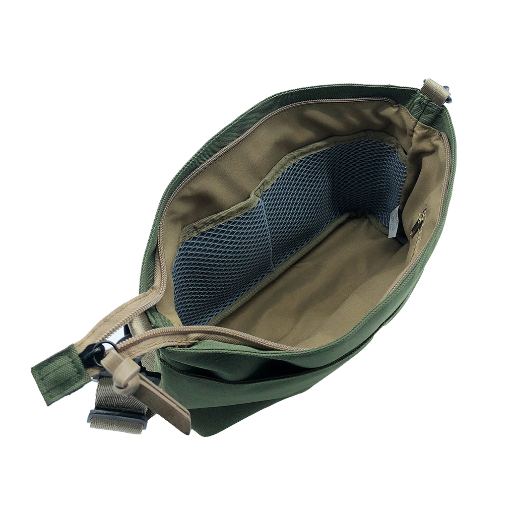 [ONE MILEシリーズ] 横長 ファスナー付きショルダーバッグ | 軽量 ポシェット サブバッグ シンプル アウトドア 緑 カーキ 4X30