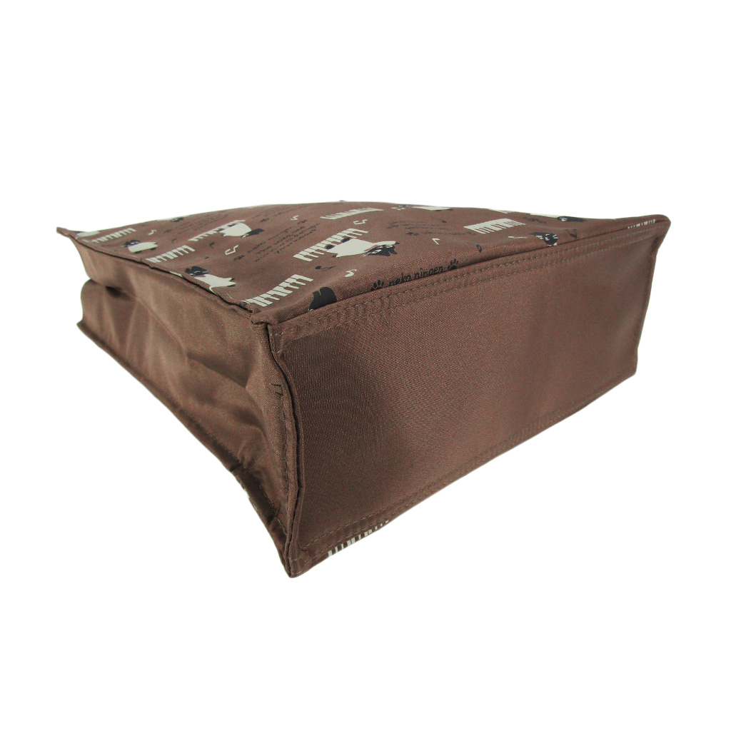 [nekoningen ネコ人間] 猫好き必見♪ 縦型 手提げバッグ | かわいい 猫柄 軽量 手提げ トートバッグ A4対応 茶 ブラウン 4M34