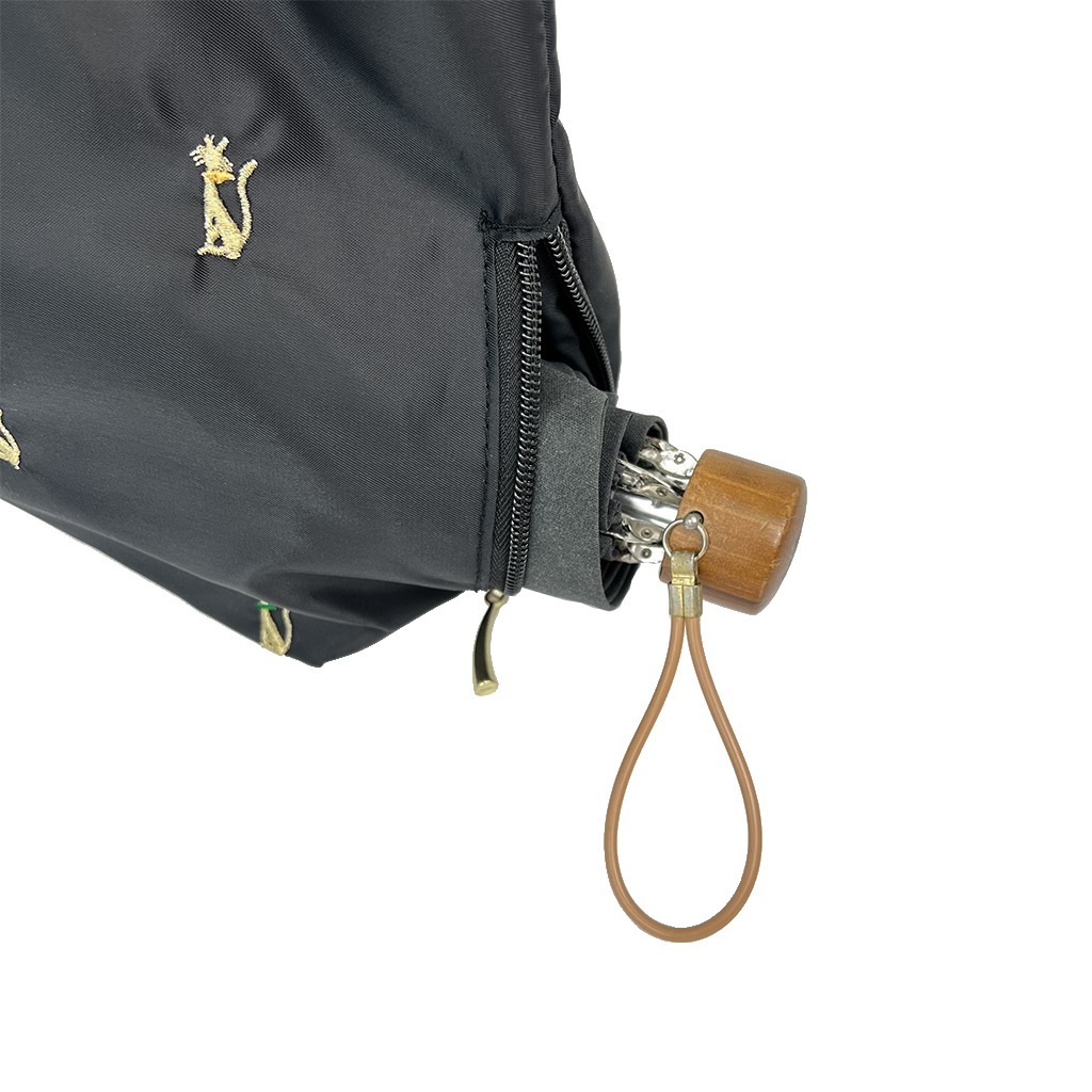 [Sofia Valentino ソフィアバレンチノ] ネコ柄 刺繍 横型トートバッグ | 軽量 ファスナー開閉 レデイース 傘ポケット 収納力 かわいい 猫 ねこ 黒 ブラック 4917