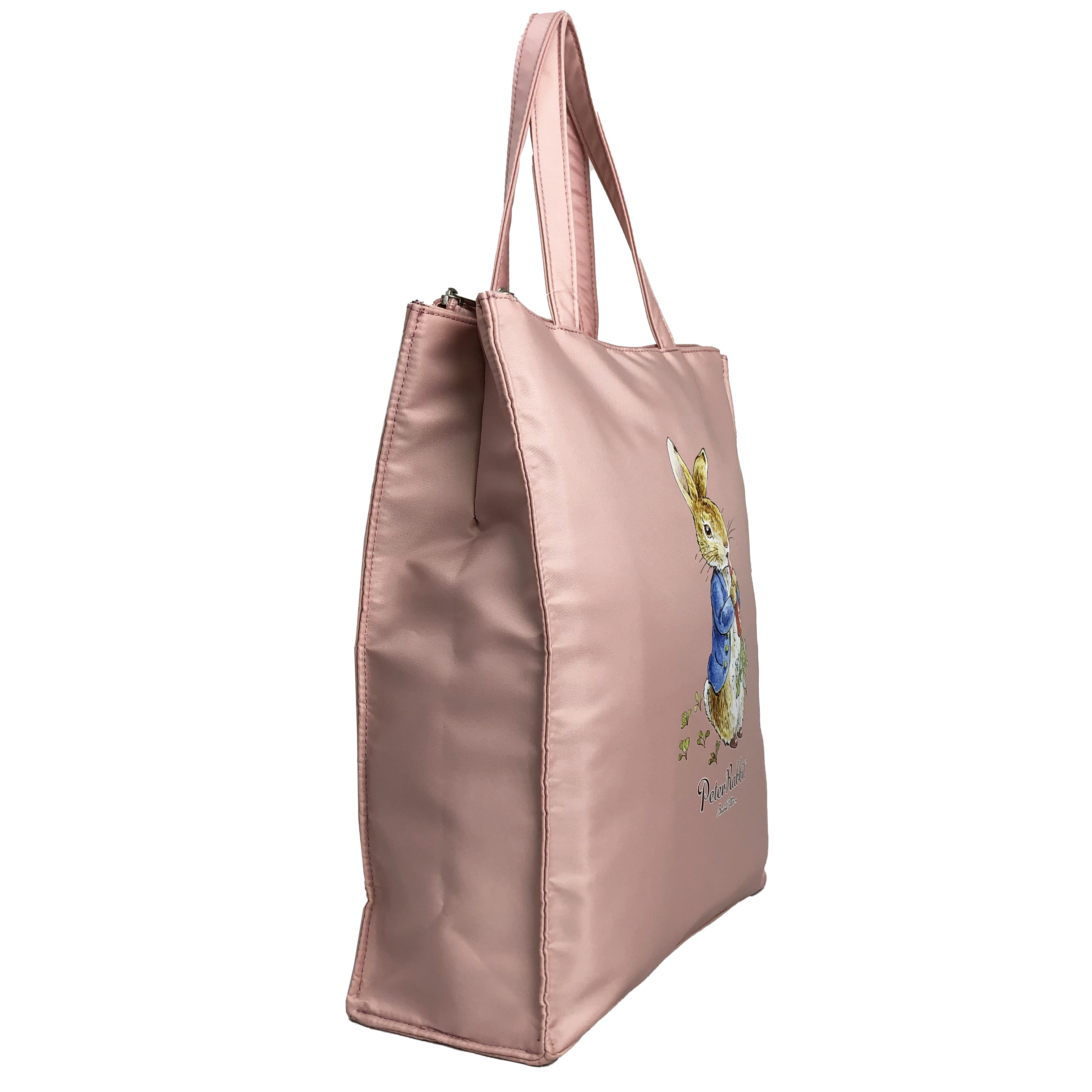  [ピータ―ラビット (ＴＭ )] A4サイズ対応 トートバッグ ハンドバッグ サブバッグ 手持ちタイプ 撥水 ポケット充実 ファスナー付き 大人 上品 かわいい レディース PETERRABBIT(ＴＭ) うさぎ ねこ レッスンバッグ 買い物 お稽古 習い事 縦型トート 0635　00ピンク
