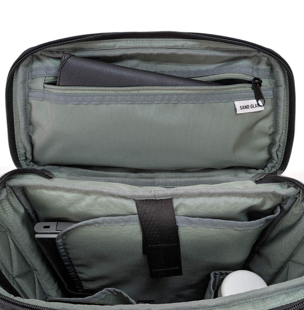 SANDGLASS｜キャリーオン機能 B4対応 2WAYビジネスバッグ 大容量 多機能 撥水 リュック 手持ち ビジネスリュック PC タブレット収納 出張 サンドグラス ブラック 3G02