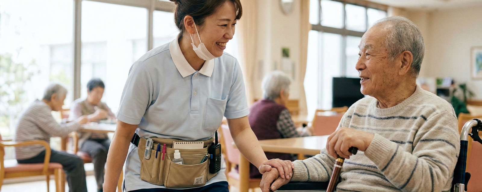 介護現場でウエストポーチが注目されている理由