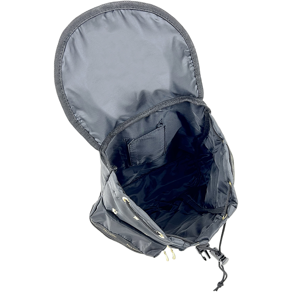 [Sofia Valentino ソフィアバレンチノ] ネコ柄 刺繍 3ポケットリュック | 軽量  　刺しゅう多収納 かわいい 猫 ねこ 黒 ブラック 4921