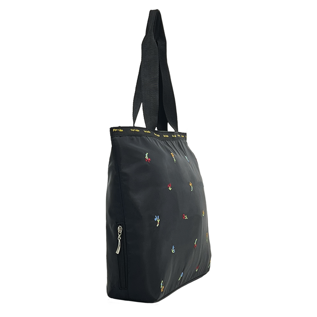 [Sofia Valentino ソフィアバレンチノ] 小花柄 刺繍 横型トートバッグ | ボンディング素材 軽量 開閉ファスナー 傘ポケット 収納力抜群 マチ付きトート 花柄 黒 ブラック 4794