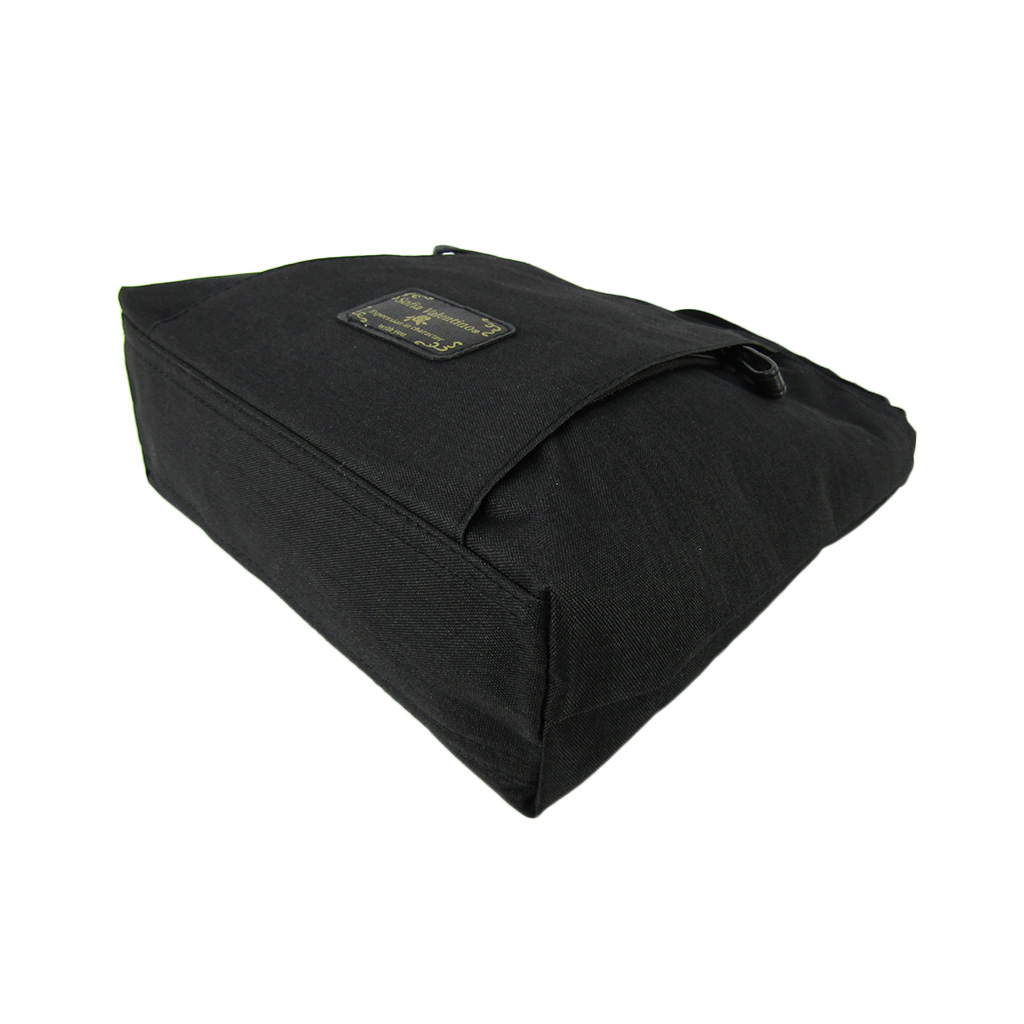 [Sofia Valentino ソフィアバレンチノ] 縦ファスナー ポケット付 軽量  ショルダーバッグ | レディース サコッシュ 多機能 ななめ掛け 黒 ブラック 4902