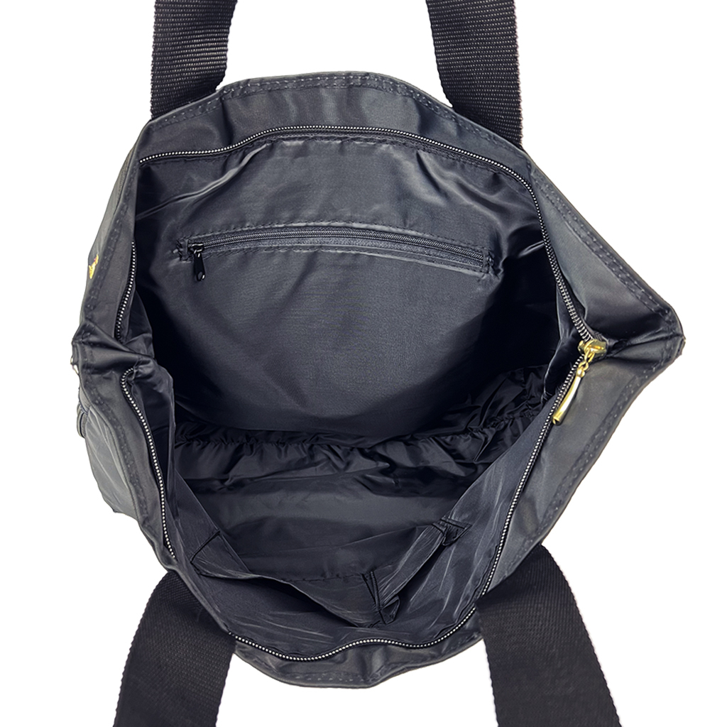 [Sofia Valentino ソフィアバレンチノ] ネコ柄 刺繍 横型トートバッグ | 軽量 ファスナー開閉 レデイース 傘ポケット 収納力 かわいい 猫 ねこ 黒 ブラック 4917