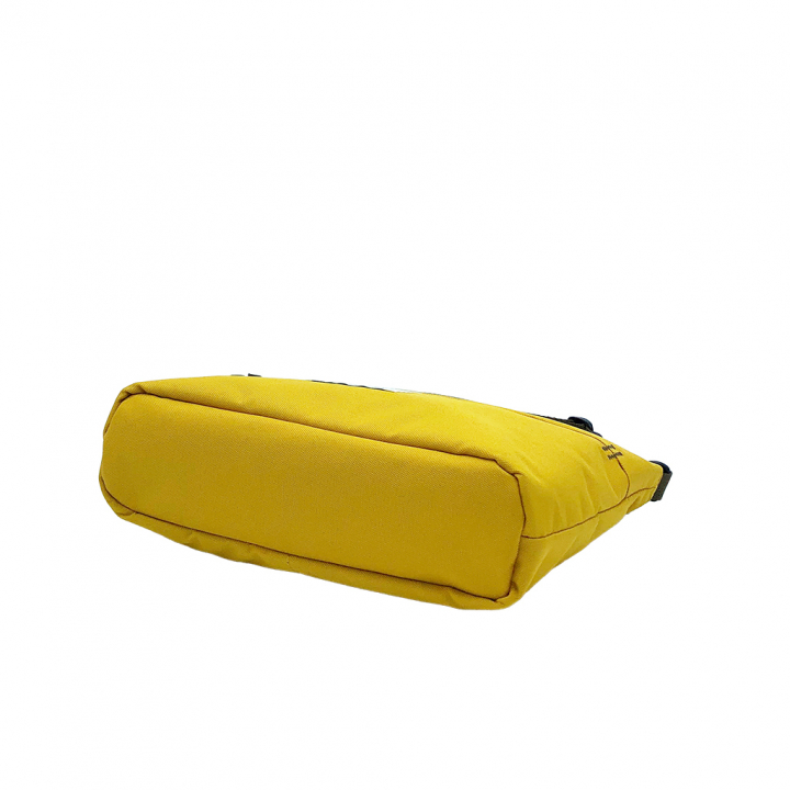 [ONE MILEシリーズ] 横長 ファスナー付きショルダーバッグ | 軽量 ポシェット サブバッグ シンプル アウトドア 黄色 イエロー 4X30