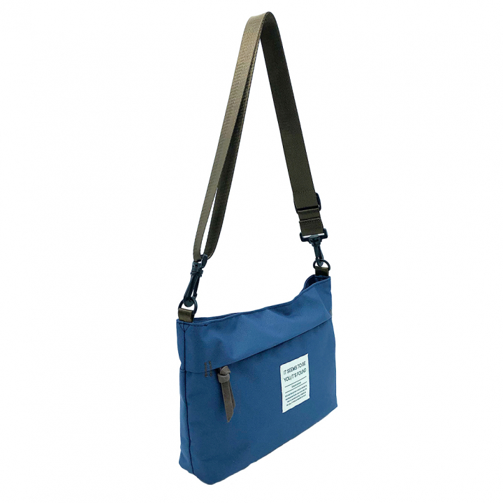 [ONE MILEシリーズ] 横長 ファスナー付きショルダーバッグ | 軽量 ポシェット サブバッグ シンプル アウトドア  青 ブルー 4X30