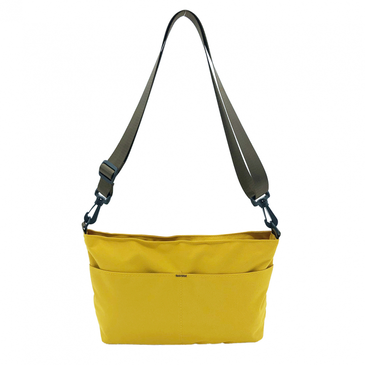 [ONE MILEシリーズ] 横長 ファスナー付きショルダーバッグ | 軽量 ポシェット サブバッグ シンプル アウトドア 黄色 イエロー 4X30