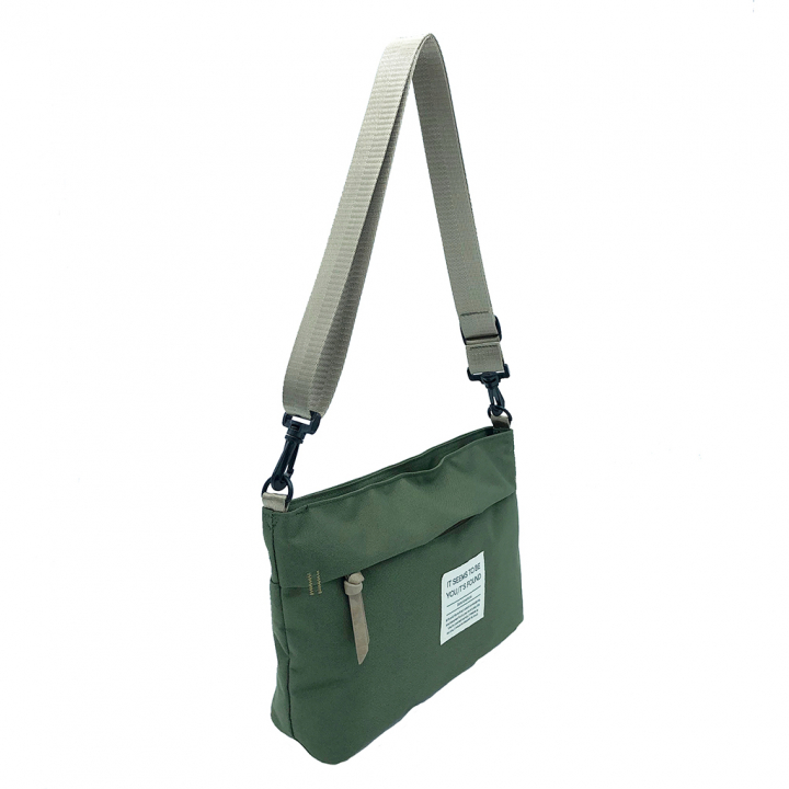 [ONE MILEシリーズ] 横長 ファスナー付きショルダーバッグ | 軽量 ポシェット サブバッグ シンプル アウトドア 緑 カーキ 4X30