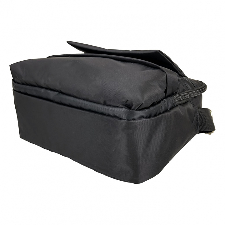 [Partner パートナー] フロントファスナー付 ショルダーバッグ | 多機能 ポケット 収納便利 ななめ掛け ブラック 5Y46