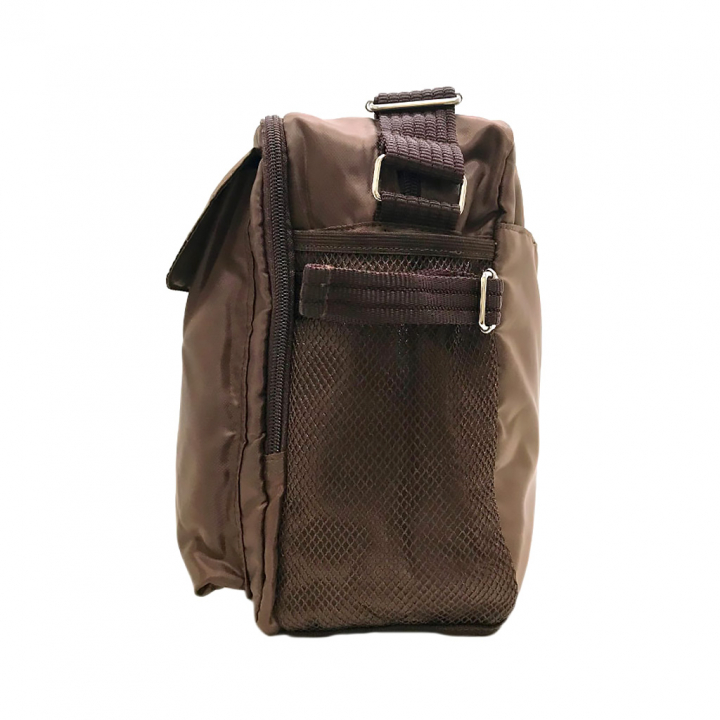 [A.O.T エーオーティー]  多機能 ショルダーバッグ ポケット 収納 便利 タウン カジュアル シンプル 無地 男女兼用 茶 ブラウン 3830