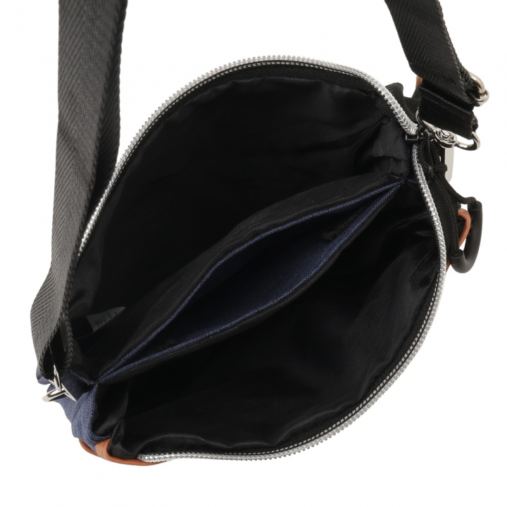 [CUBIC CORE キュービックコア]  サコッシュ ショルダーバッグ スマホショルダー スマホポーチ お財布ショルダー シンプル 薄マチ 収納力 紺 ネイビー 1E30