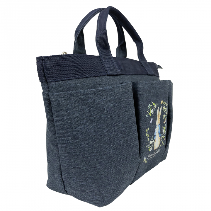 スリーポケット ランチバッグ [PETER RABBIT(TM) ピータ―ラビット(TM)] 多収納 トートバッグ  バイカラー ウサギ柄 小花柄 ガーデン 舟型トート サブバッグ ファスナー付トート お弁当かばん レディース ネイビー 0652