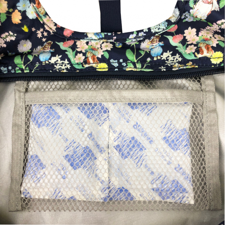 ハンドバッグ (M) 0670 [PETER RABBIT(TM) ピータ―ラビット(TM)] ピーターラビット(TM) 保温保冷コンパクトバッグM レディース 00ネイビー
