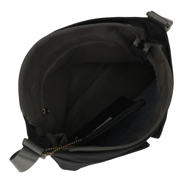 [ONE MILEシリーズ] ポーチ付き♪ 縦型 ショルダーバッグ | 軽量 ポケット充実 ファスナー開閉 男女兼用 シンプル 黒 ブラック 4X48